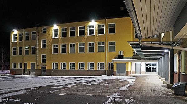 LED-ulkovalaistus koulussa, Viialan keskustan koulu