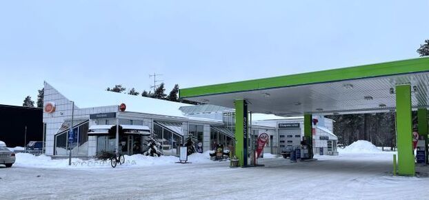 Kuvassa on oululainen huoltoasema Neste Hiironen.