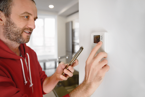 Automaatio helpottaa sähkönkäytön ajoittamista.