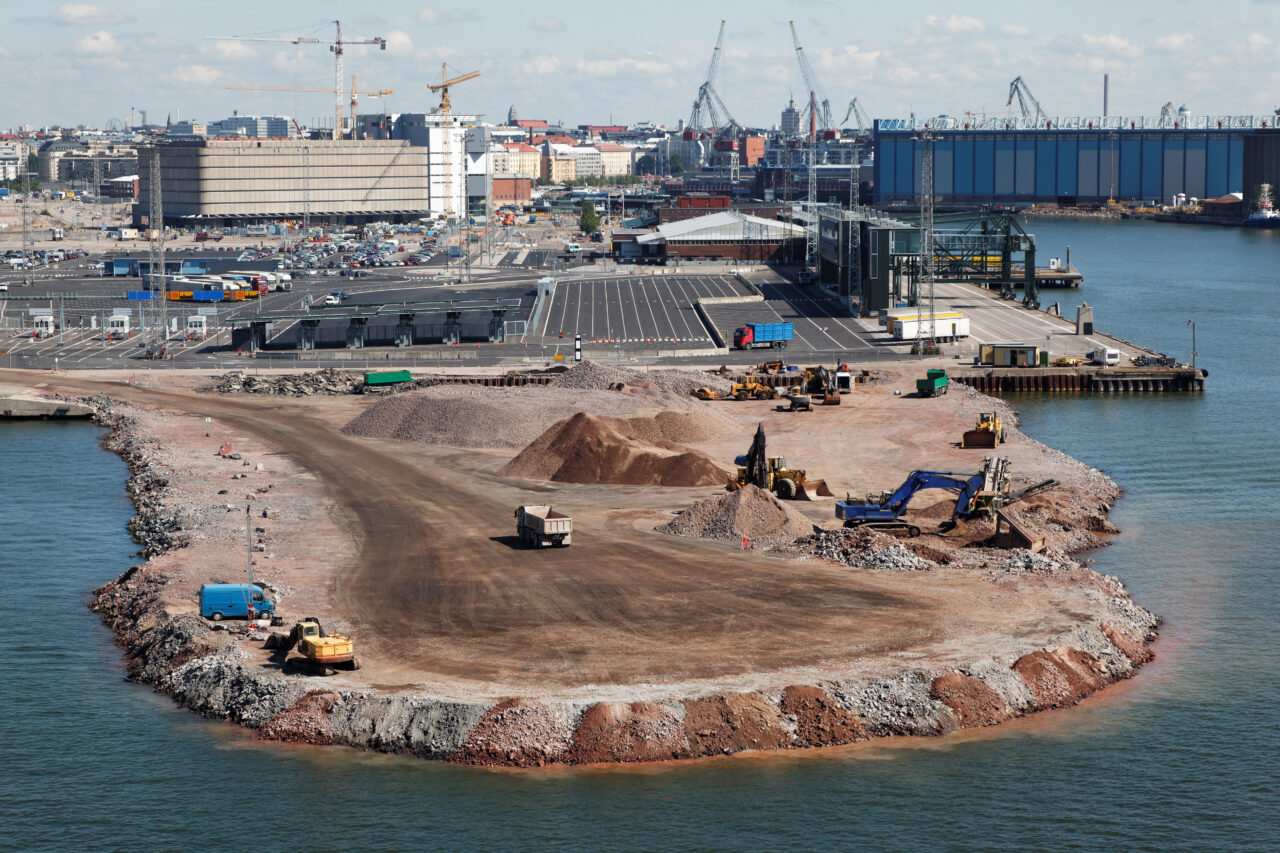 Rakennustyömaa Helsingin satamassa