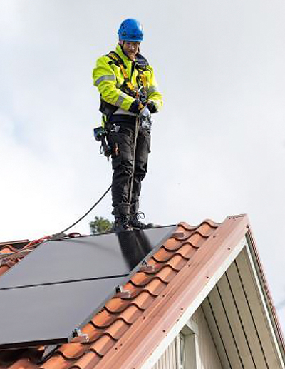 Aurinkosähköasentaja Jyri Peippo