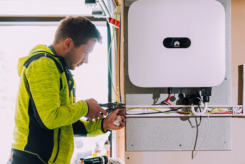 Energiaosaajat on Motivan palveluhakemisto, josta voi etsiä energiaratkaisujen toteuttajia.